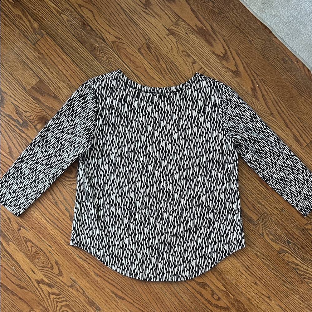 NIC+ZOE Black and White Patterned Top
